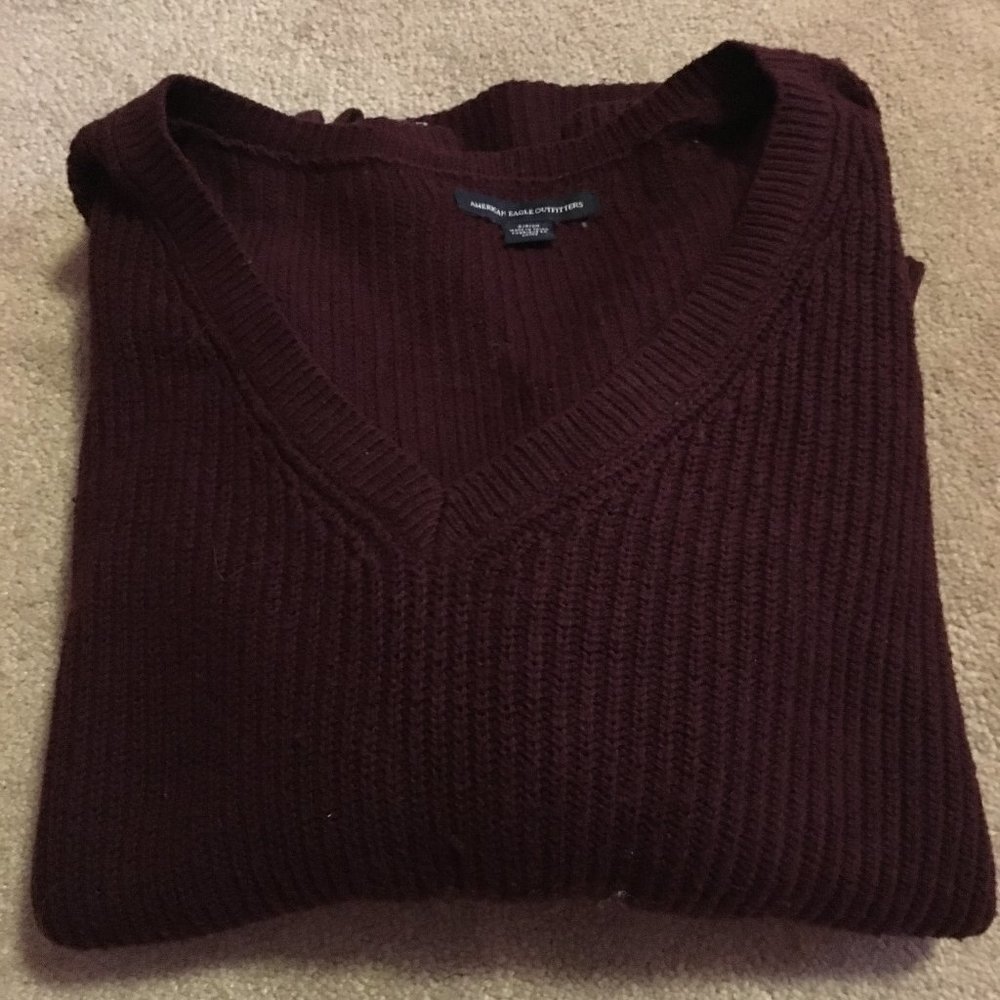 American Eagle Knit Sweater (small) 5/$25!